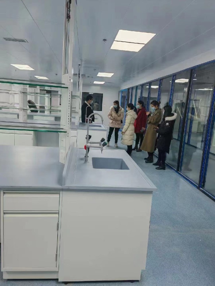 實(shí)驗室工作臺的保養技巧