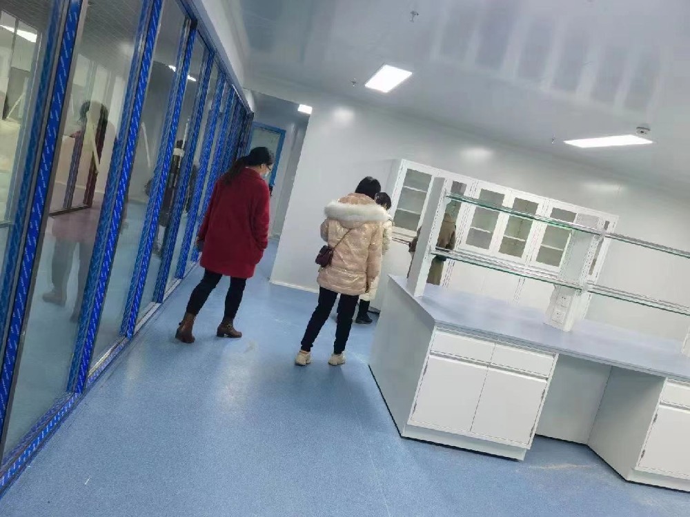 實(shí)驗室工作臺的保養技巧